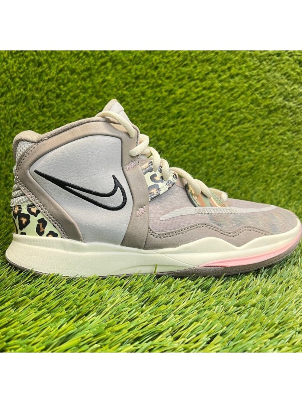 Nike Kyrie Infinity Leopard Camo Boys Size 5.5Y Beige Athletic Shoes Sneakers